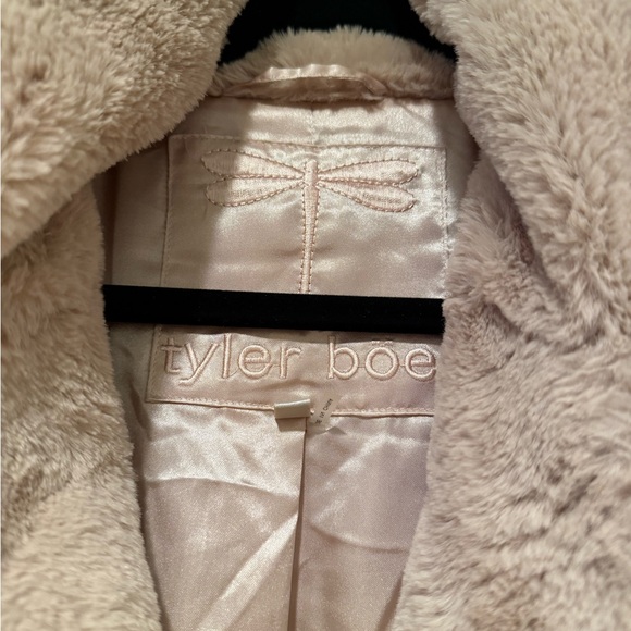Like New Tyler Boe Women's Faux Fur Long Cozy Teddy Coat L - Picture 3 of 5